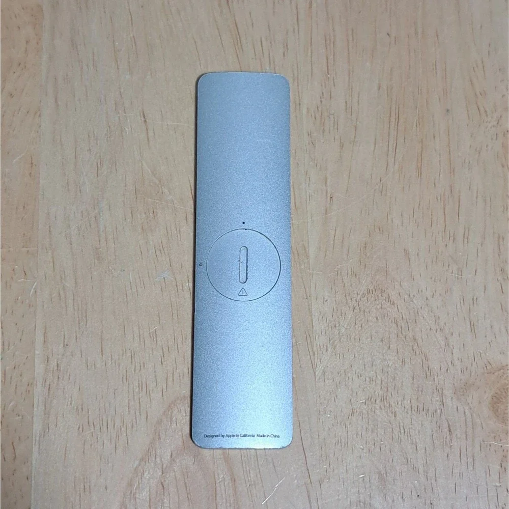 Apple TV 3rd Gen 1080p Wi-Fi A1469 w/ Remote and NOT ORIGINAL Power Cord